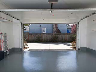 Closest Garage Door Repairs For Danbury In Danbury